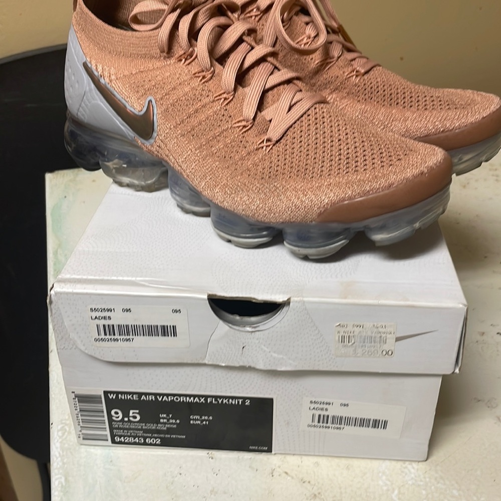 Nike Air Vapormax Flyknit 2